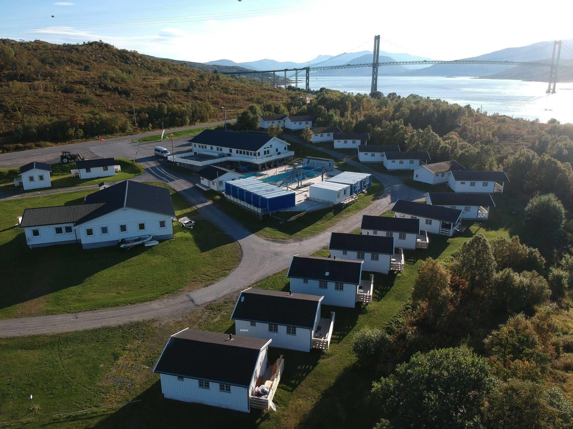 Tjeldsundbrua Camping Hotel Evenskjer Bagian luar foto