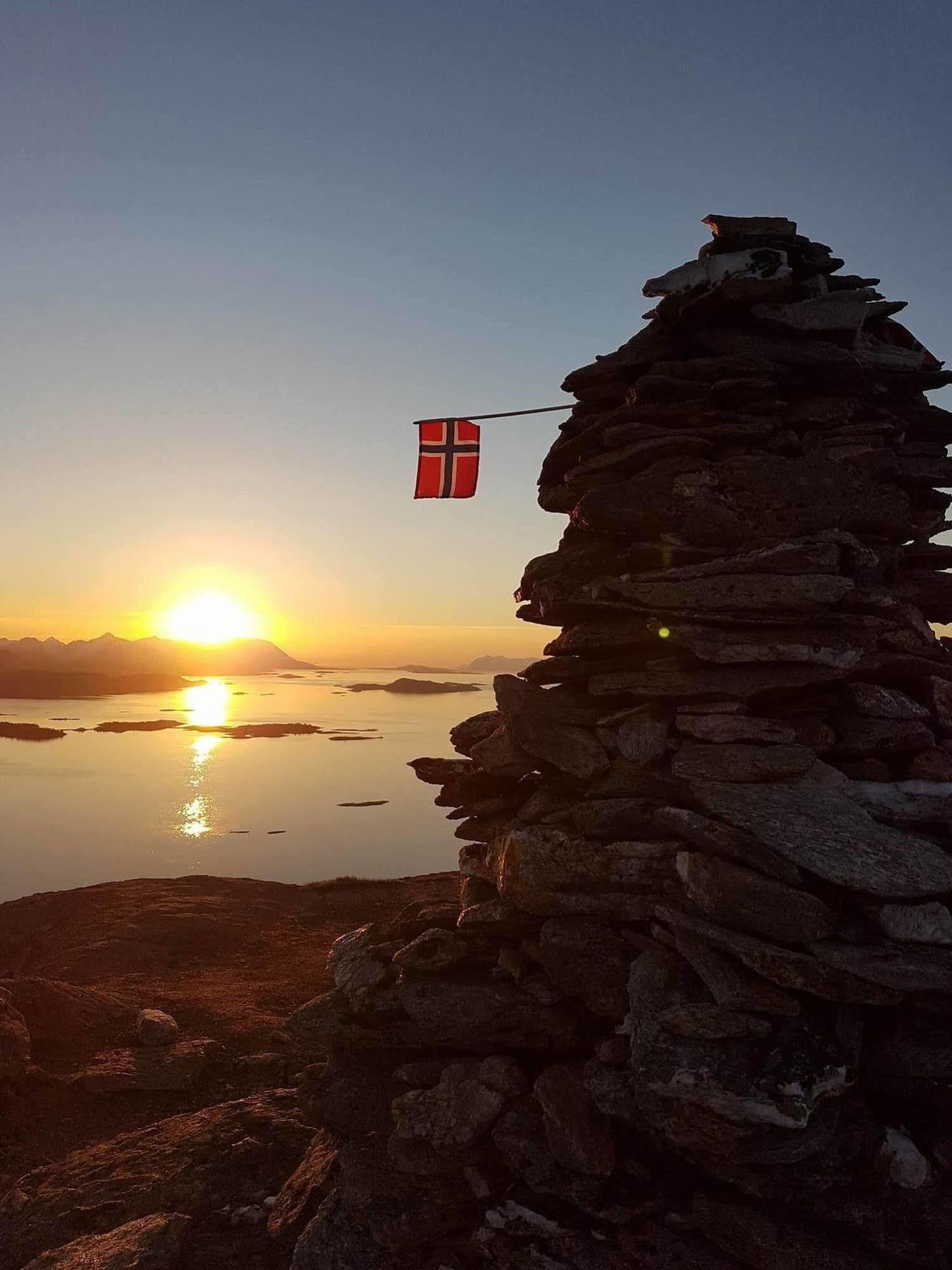 Tjeldsundbrua Camping Hotel Evenskjer Bagian luar foto