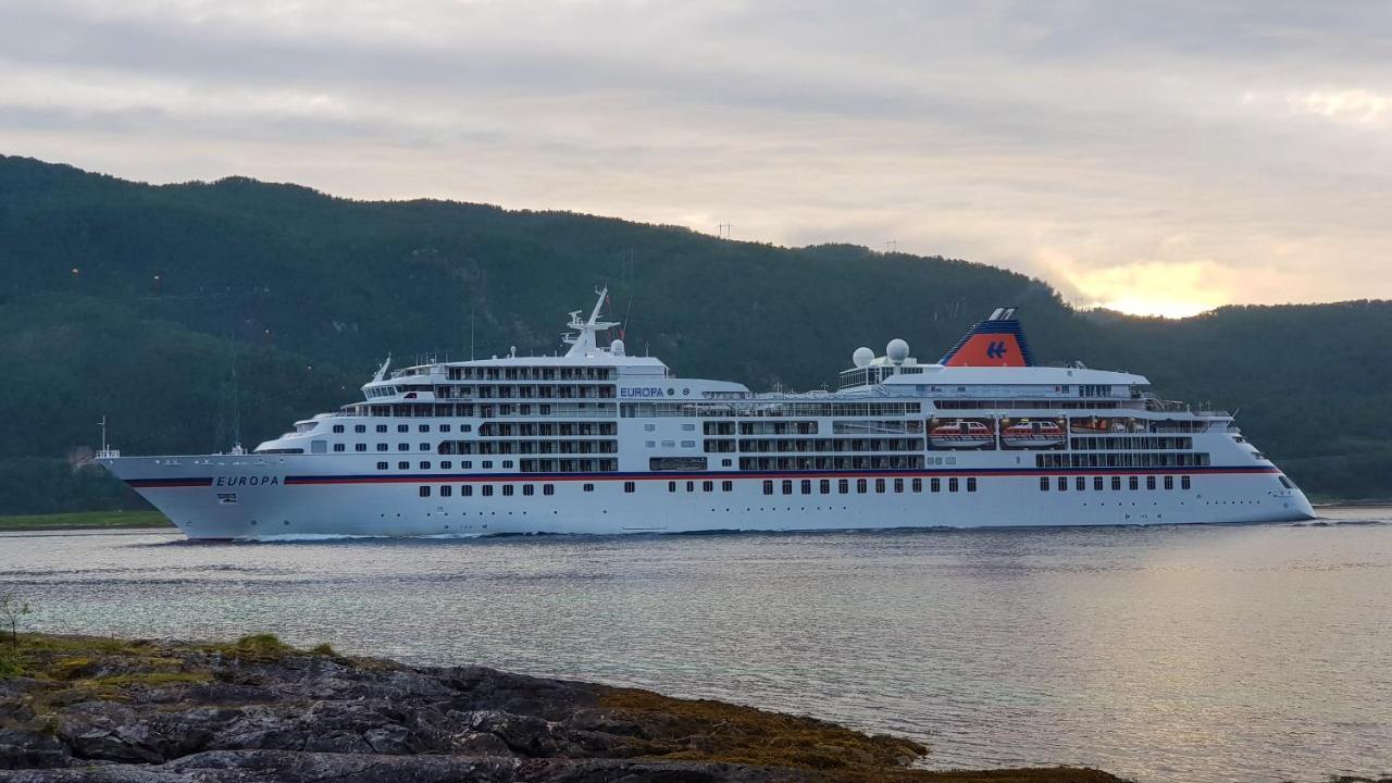 Tjeldsundbrua Camping Hotel Evenskjer Bagian luar foto